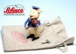 Schuco Walt Disney Schweinchen Mit Violine Solisto Tanzfigur 980/2 "Three Little Pigs" -Schuco mmg0457 schuco walt disney schweinchen mit violine solisto tanzfigur 9802 three little pigs 11
