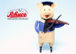 Schuco Walt Disney Schweinchen Mit Violine Solisto Tanzfigur 980/2 "Three Little Pigs" -Schuco mmg0457 schuco walt disney schweinchen mit violine solisto tanzfigur 9802 three little pigs 2